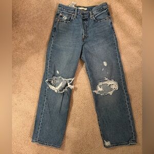 Levi’s Ribcage Ankle Straight Distressed Blue Jeans size 28